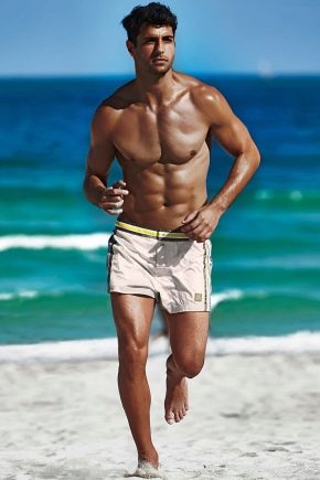 Men's swim shorts: what are there and how to choose?