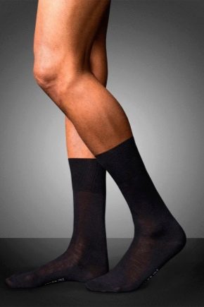 Μακριές ανδρικές κάλτσες: πώς να επιλέξετε και με τι να φορέσετε;