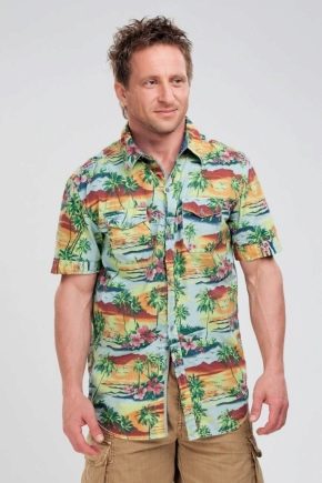 قميص هاواي: كيف تختار وماذا ترتدي؟