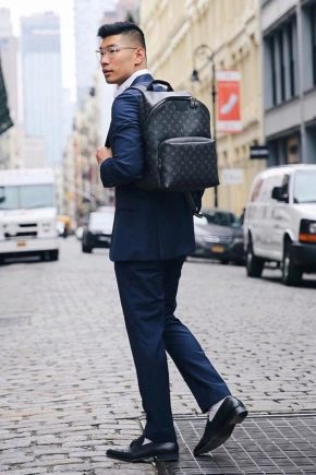 Features and review of Louis Vuitton men's backpacks