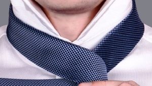 How to quickly tie a tie?