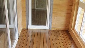 Caratteristiche del pavimento in legno sul balcone e sua installazione