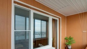 Finitura del balcone e della loggia con pannelli in PVC