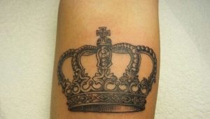 Rodzaje męskich tatuaży koronowych i ich umiejscowienie