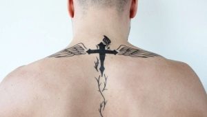 All about men's spine tattoos