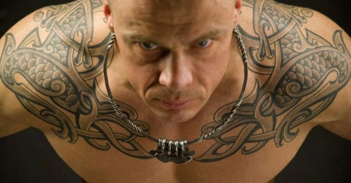 Panoramica dei tatuaggi con motivi per uomini e del loro posizionamento