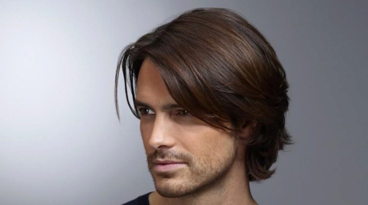 Vīriešu matu griezumu iespējas vidēja garuma matiem