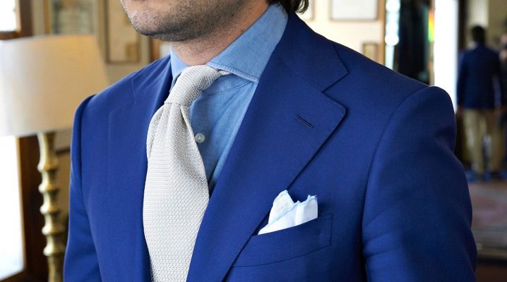 كيف تختار ربطة عنق لبدلة زرقاء؟