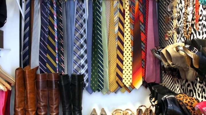 How to store ties properly?