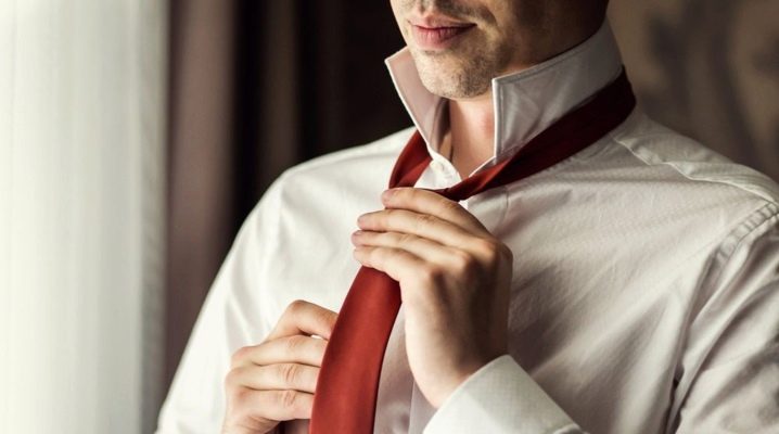 How to tie a tie in the classic way?