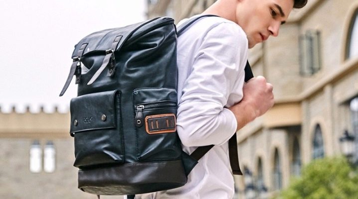 All about men's travel backpacks