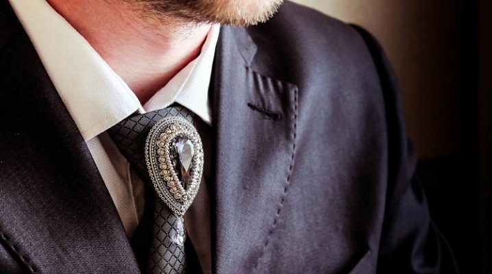 Men's brooches: what are they and how to wear?