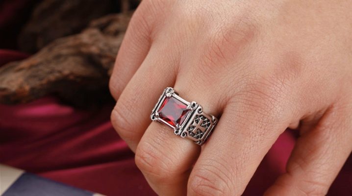 Ανδρικά δαχτυλίδια με ρουμπίνι: ποιος είναι κατάλληλος και πώς να φορέσει;