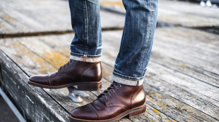 What shoes to wear with jeans for men?