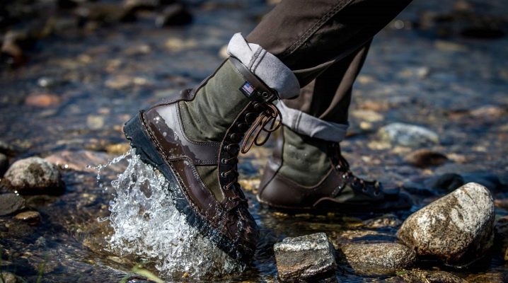 Waterproof shoes for men: features and selection rules