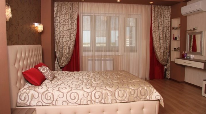 Options for sets of curtains and bedspreads for the bedroom