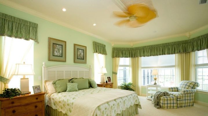 Decorating the bedroom in olive tones