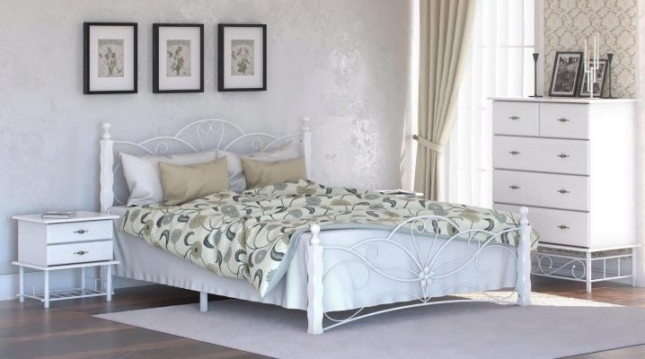 Choosing a white wrought-iron bed