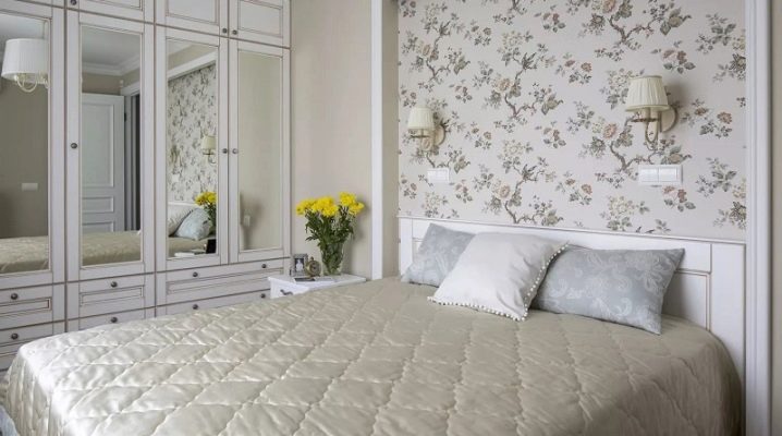 Choosing wallpaper for a small bedroom
