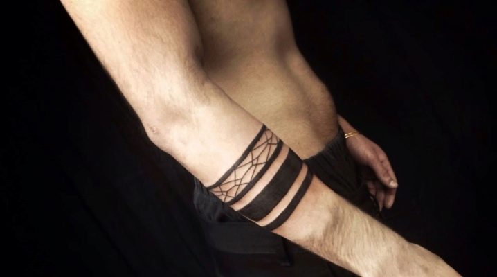 Description of men's tattoos in the form of a bracelet and their location