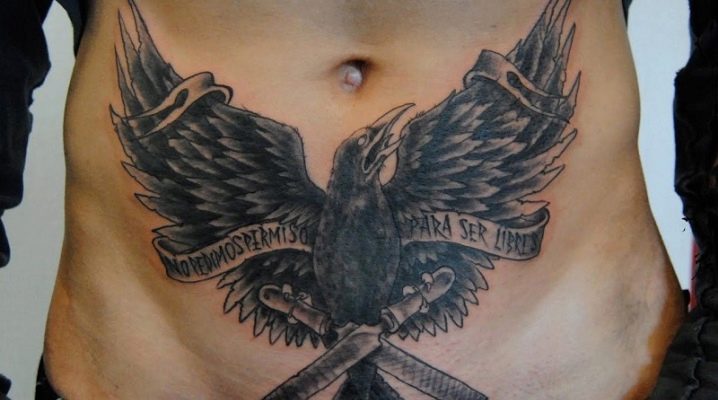 Преглед мушких тетоважа на стомаку и нијансе њихове примене