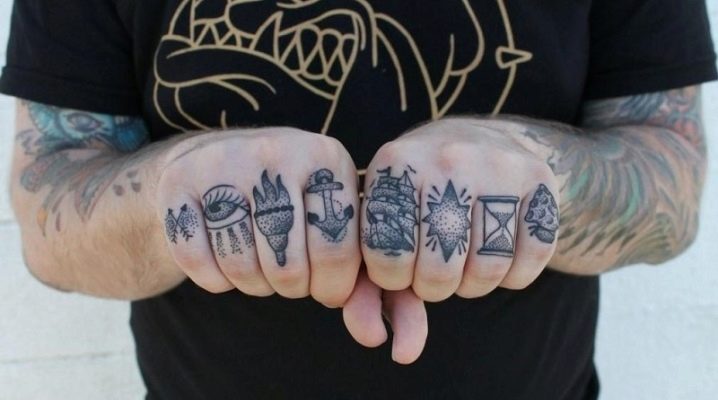 Kaikki miesten tatuoinneista sormilla