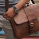 Features of the men's messenger bag