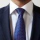 Cum să legați o cravată cu un nod Windsor?