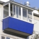 Vetrate di balconi e logge con tettoia