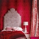 خيارات تصميم غرفة النوم الحمراء