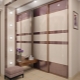 Design of sliding wardrobes in the hallway