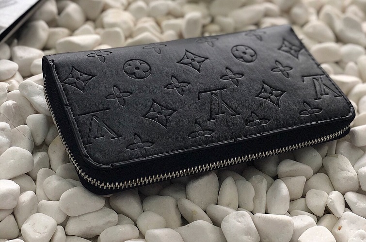 Carteras de hombre Louis Vuitton: características de la cartera LV. ¿Cómo  distinguir los productos originales de las falsificaciones?